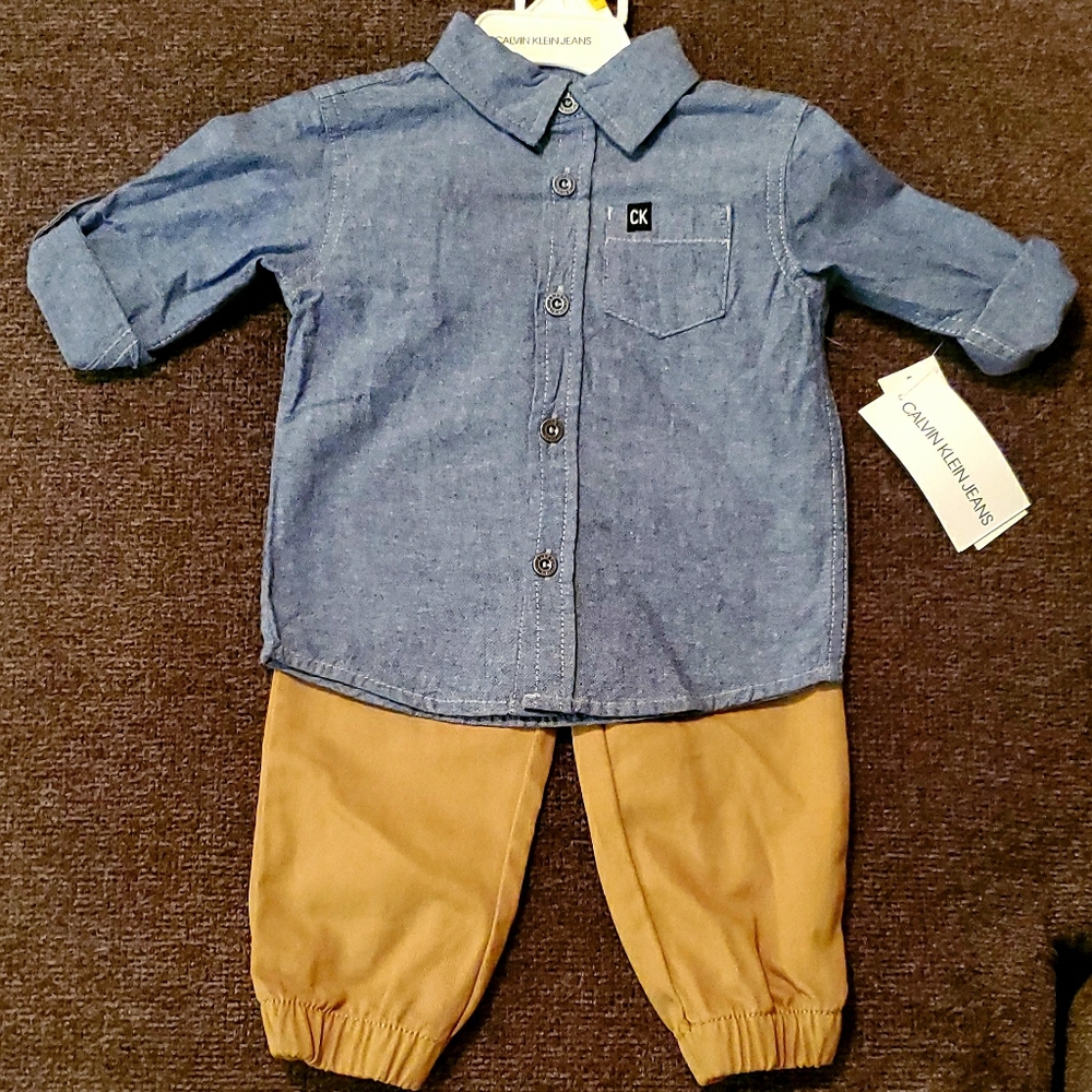 Calvin Klein Jeans 2 piece set (size 12 months)